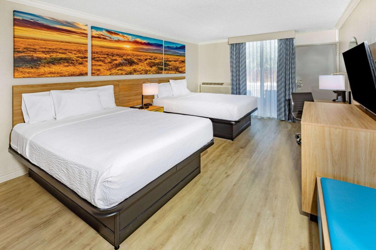 Days Inn By Wyndham Del Rio Exterior foto